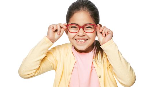 Kind mit Brille
